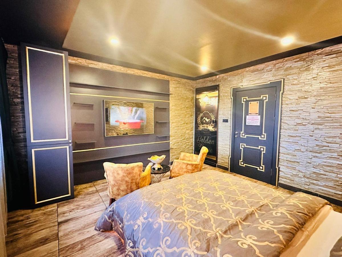 Apartment Golden Rock House